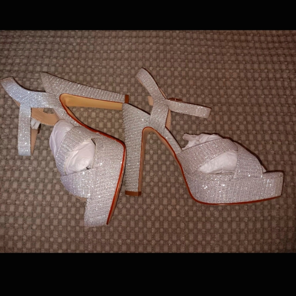 Modatope Silver Sparkly Heels